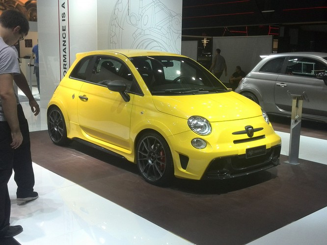 Abarth 695 record