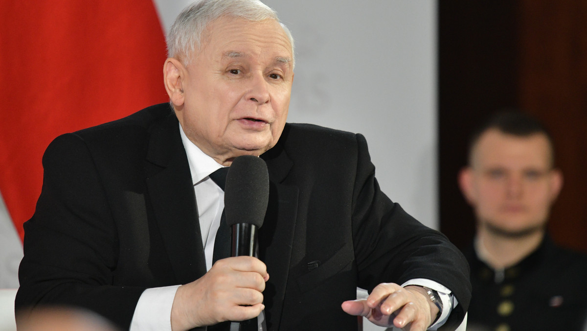 Jarosław Kaczyński wyszedł ze szpitala. Miał problemy z poruszaniem 