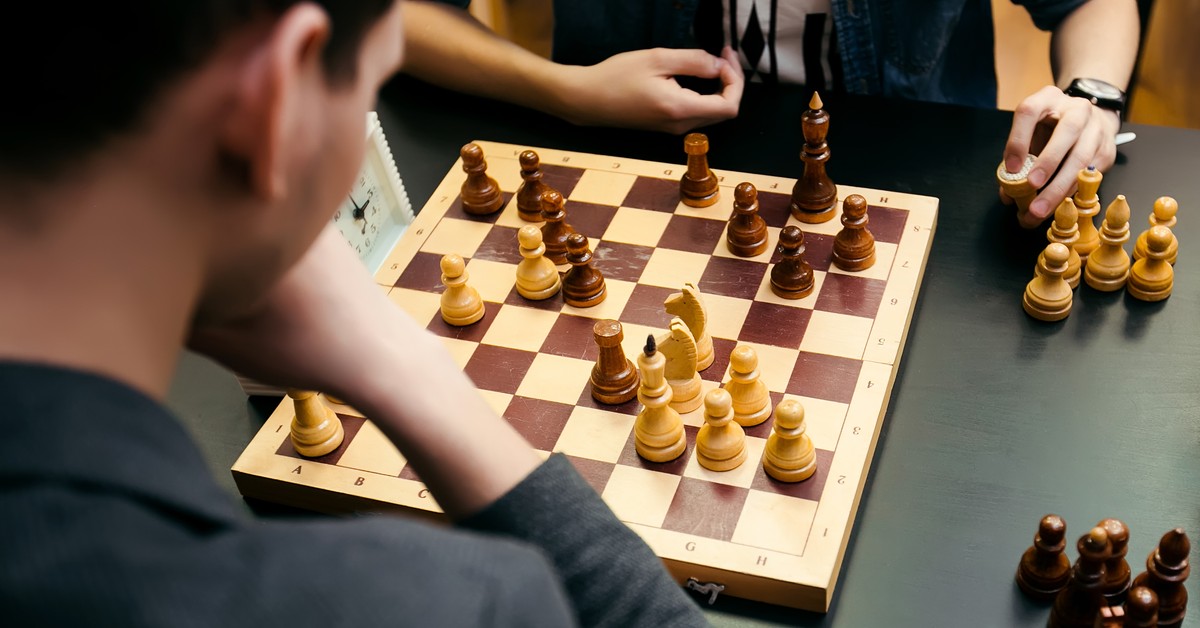 Czy nauka gry w szachy jest zwolniona z VAT? istotny wyrok NSA