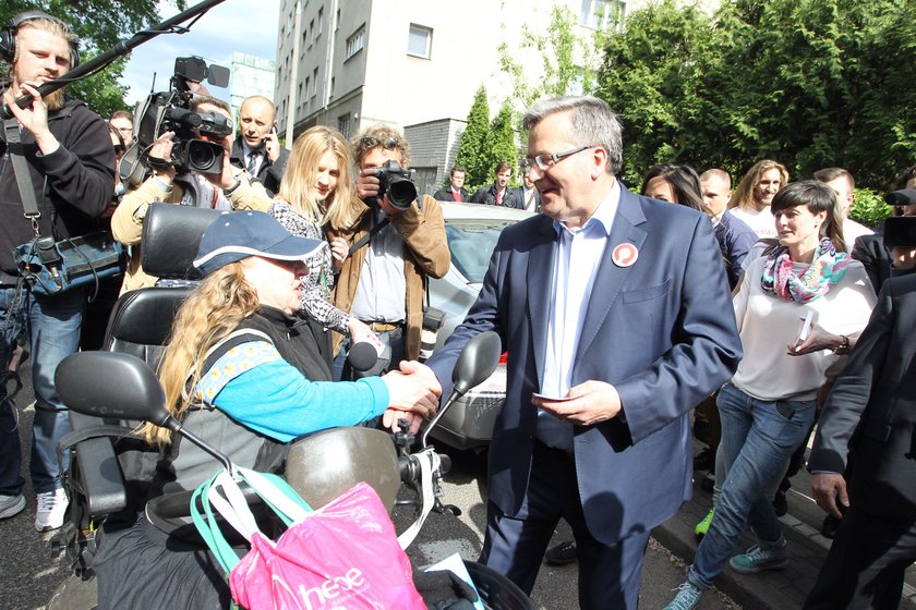 Kobieta na wózku zaskoczyła Komorowskiego