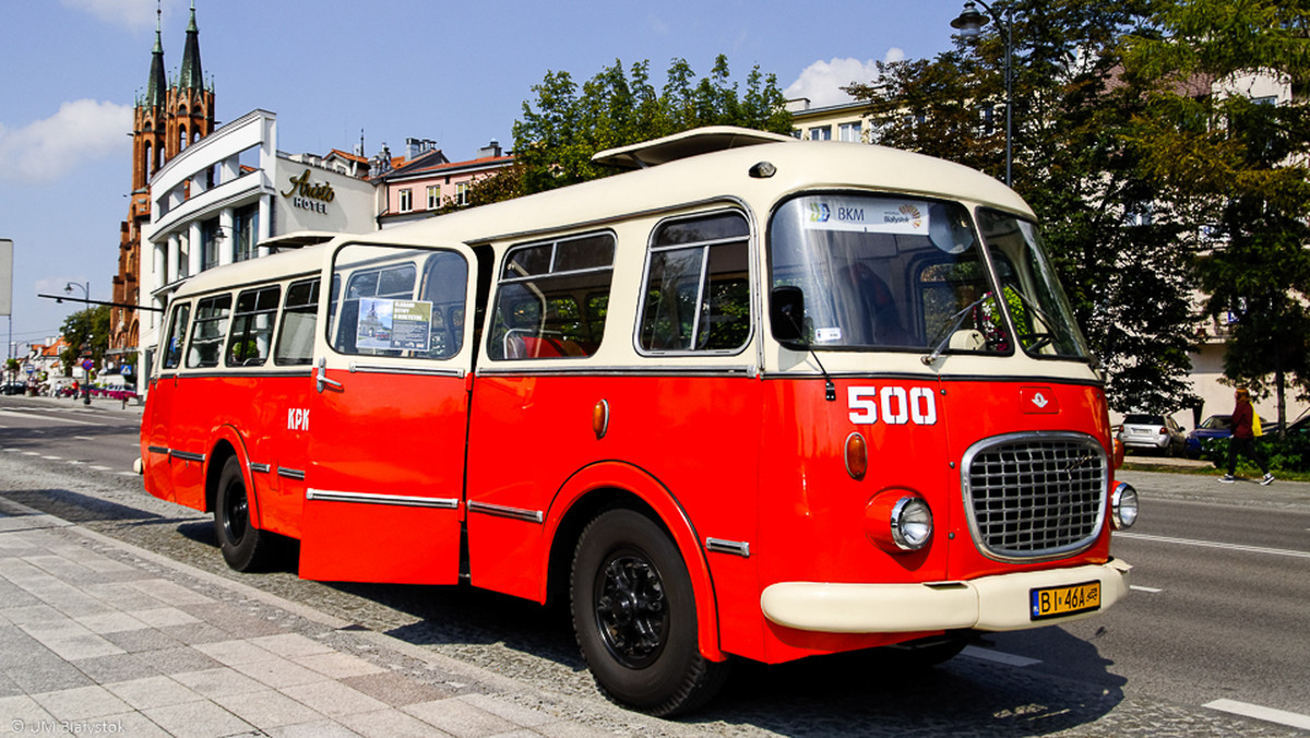 Ogórkiem, czyli autobusem komunikacji miejskiej sprzed kilkudziesięciu lat, można zwiedzać Białystok. To oferta, którą przygotował Urząd Miasta wraz z Regionalnym Oddziałem PTTK w Białymstoku. Mogą z niej korzystać zarówno mieszkańcy miasta, jak i turyści.