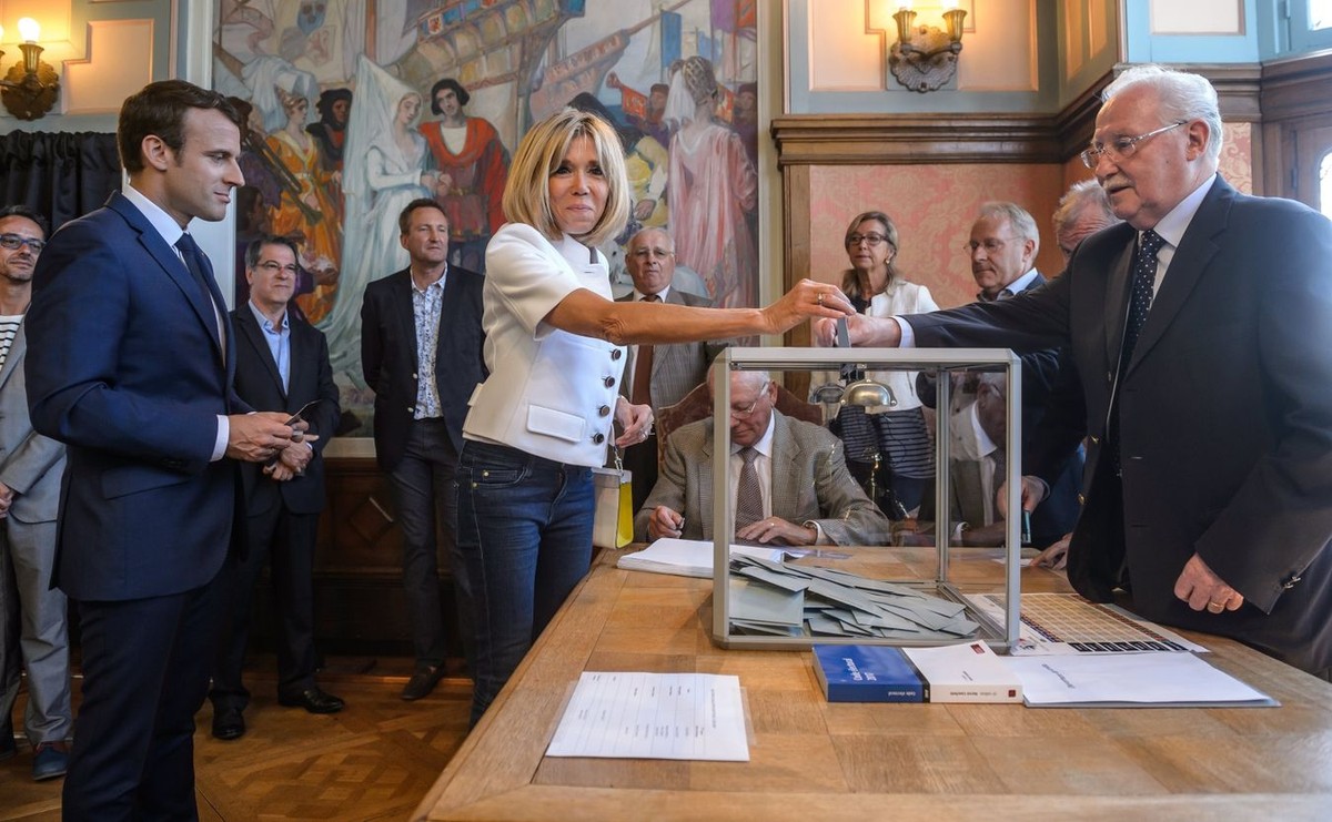 Prezydent Francji Emmanuel Macron ze swoją żoną Brigitte Trogneux