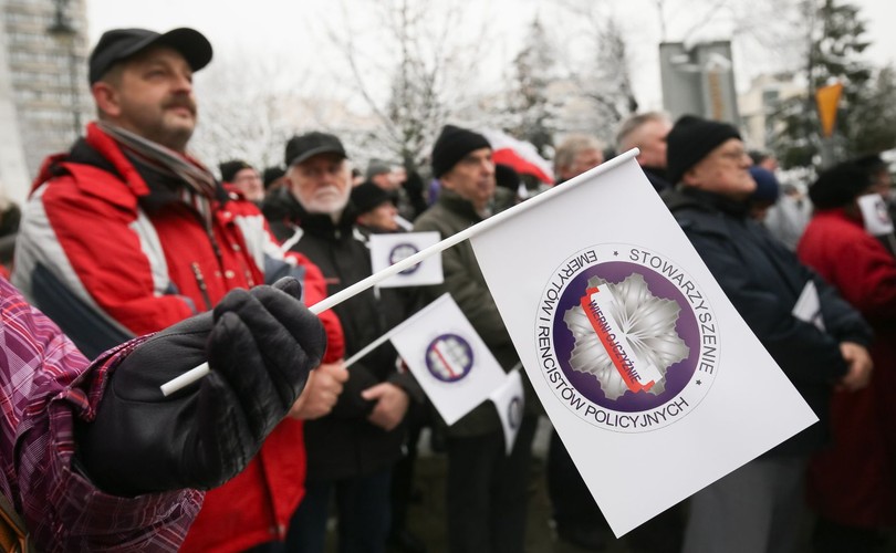 PROTEST EMERYTÓW SŁUŻB MUNDUROWYCH