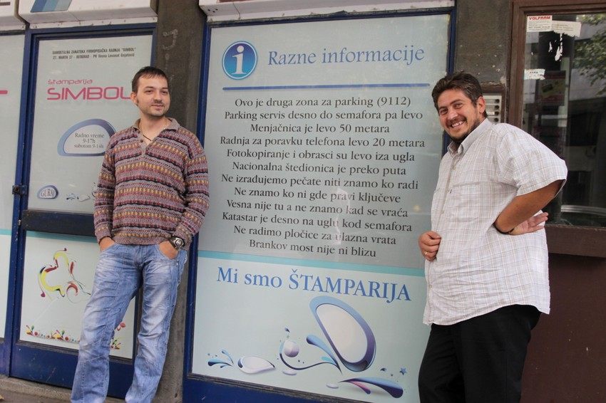 Ivan i Gagi ispred svog „obaveštenja“