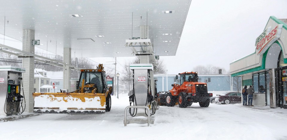 USA SNOWSTORM (Winter Storm in New England)