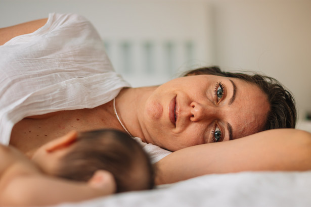 Emocje, które przeżywa kobieta po porodzie są ważne, podobnie jak sam fakt, że dziecko urodziło się zdrowe
