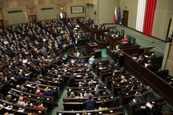 Sejm wydłużył kadencję samorządów. Tak wyjaśnia to rzecznik PiS