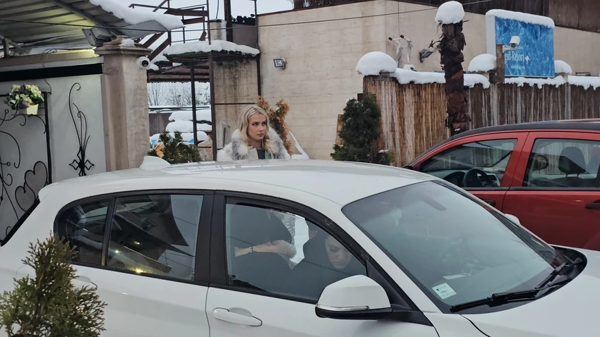 Milica Veličković besna stigla ispred restorana nakon skandala u crkvi sa Terzom