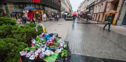 Będą rzadziej opróżniać kosze