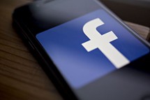 Facebook i Instagram wycofają się z Europy? Francja i Niemcy: Życie bez Facebooka jest bardzo dobre