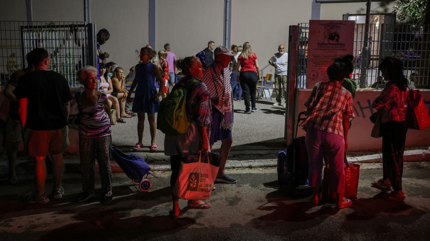 Evakuacija stanovništva i turista u Grčkoj | Foto: Reuters