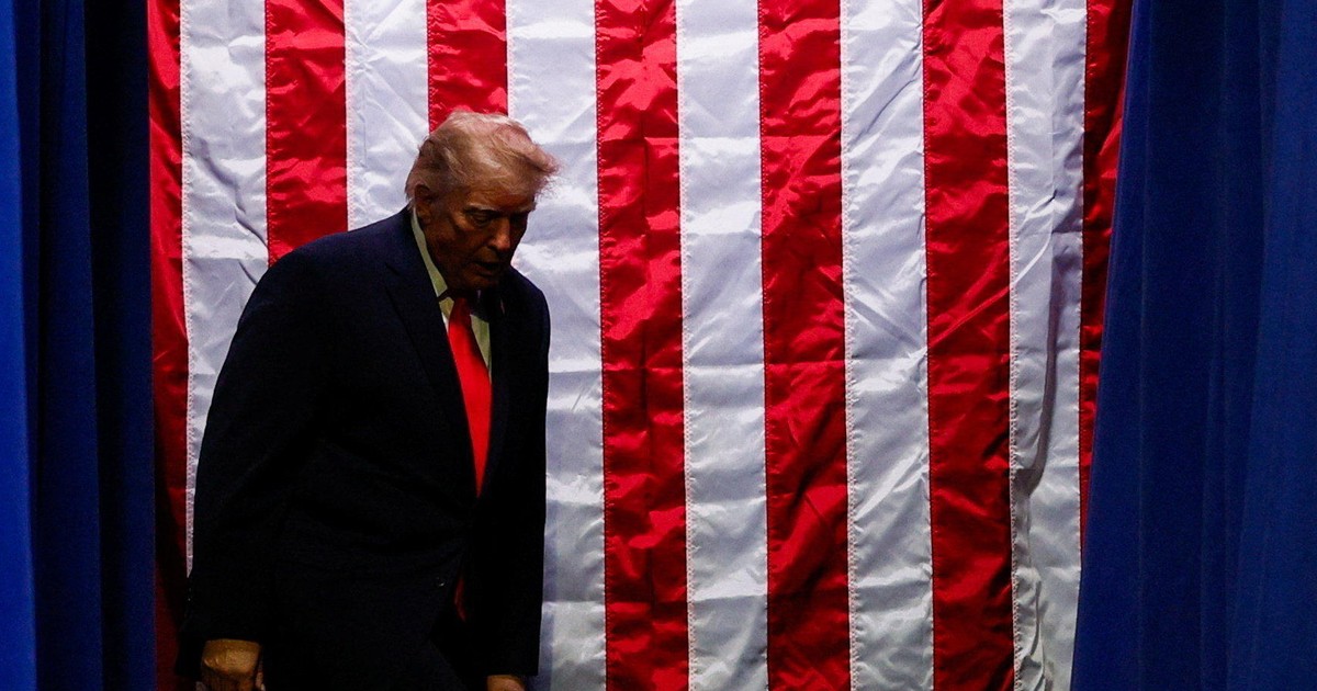 Sondaże zapowiadają "niebieskie tsunami" w USA. Ale jest dla Trumpa iskierka nadziei