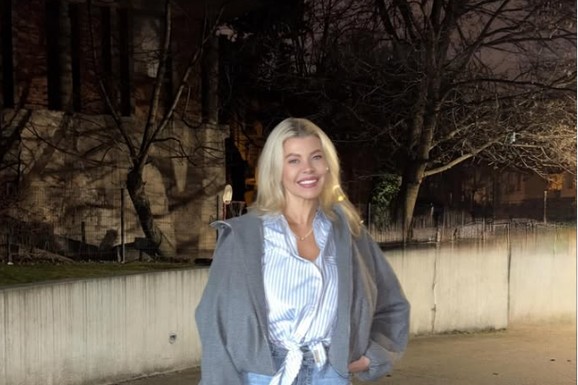 U 40. GODINI RODILA DETE PLESAČU, BILA I SA FUDBALEROM Naša pevačica se razvela, pa priznala: "Nije to ništa strašno"