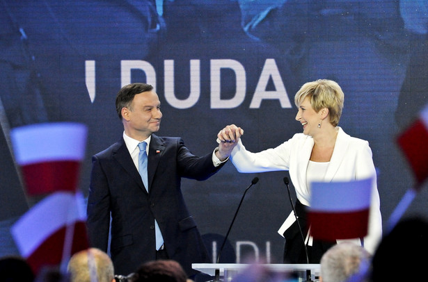 Kandydat Prawa i Sprawiedliwości na prezydenta RP Andrzej Duda z żoną Agatą Kornhauser-Dudą, PAP/Marcin Obara