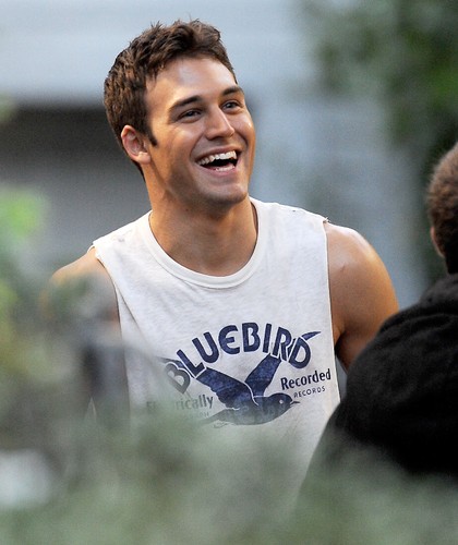 Ryan Guzman na planie 'The Boy Next Door'