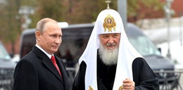 Duchowny Putina ma na czapce jeden dziwny szczegół. Też to widzicie?