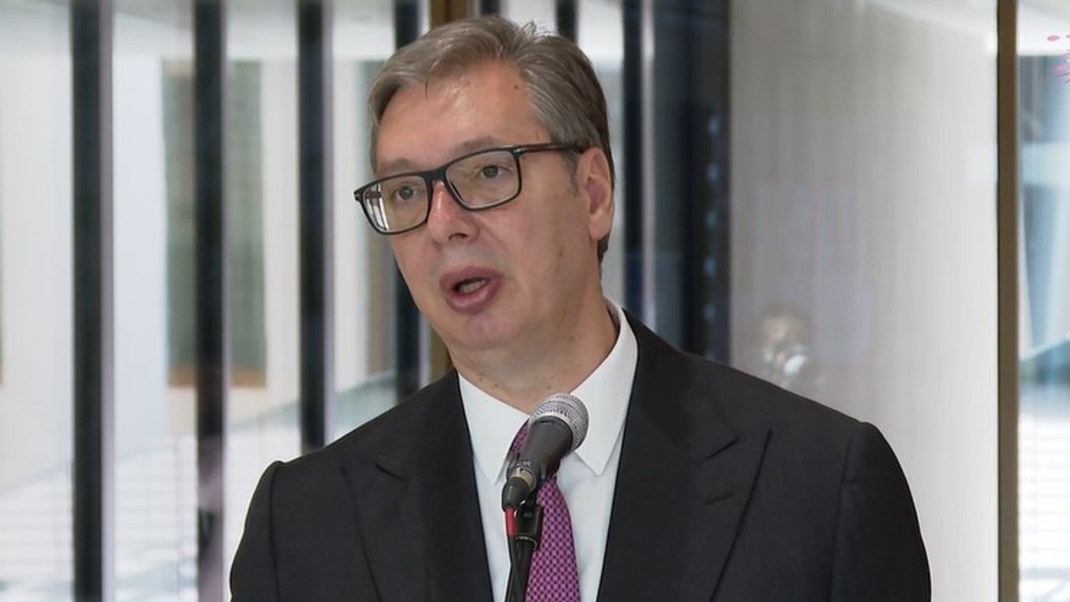 Aleksandar Vučić, Sava centar