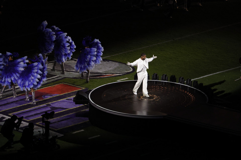 Usher podczas Super Bowl 2024