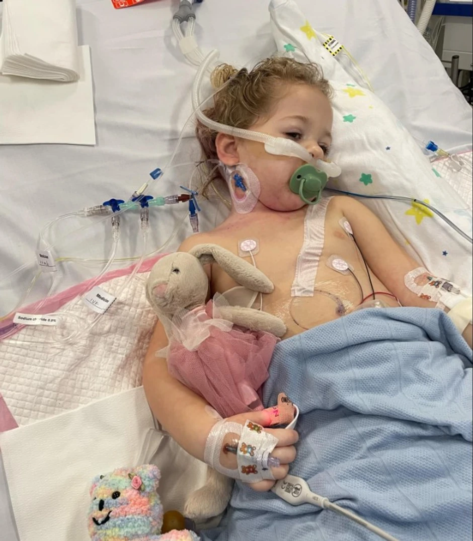 Devojčica leži i dalje u bolnici