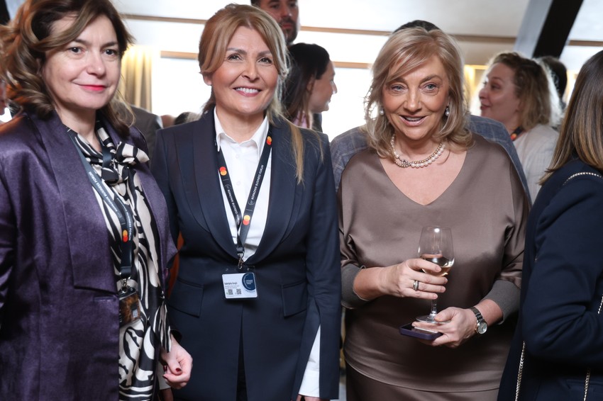 Danijela Grujić, direktorka Kancelarije za dualno obrazovanje i nacionalnih okvira i kvalifikacije, Danka Nešović, pomoćnica ministra prosvete i Ana Govedarica, generalni direktor kompanije Roche u Srbiji