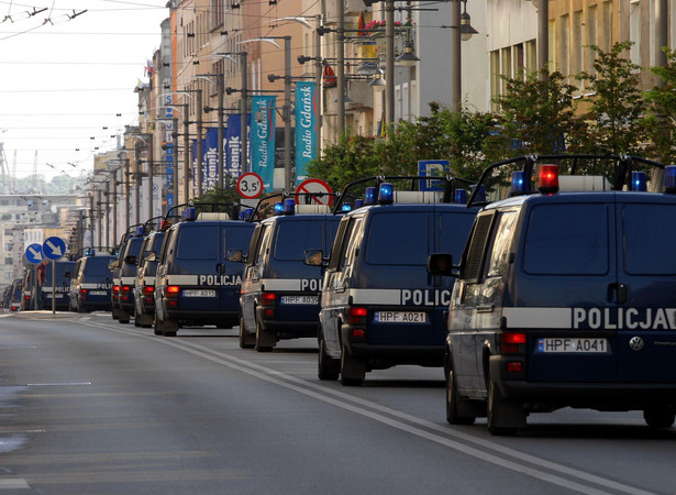 Dymisja w policji za bójkę na plaży. Komendant główny interweniuje