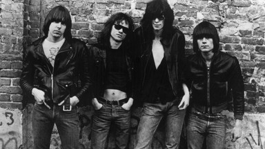 Ramones: 10 powodów, dla których warto poznać grupę (jeśli się tego nie zrobiło)