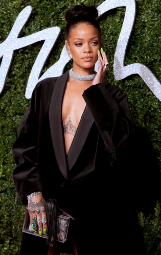Rihanna na British Fashion Awards 2014