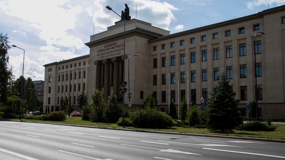 Zakończył się remont Biblioteki Głównej Akademii Górniczo-Hutniczej w Krakowie. Pawilon, którego rozbudowa i odnowienie trwały ok. dwóch lat i kosztowały prawie 15 mln zł.