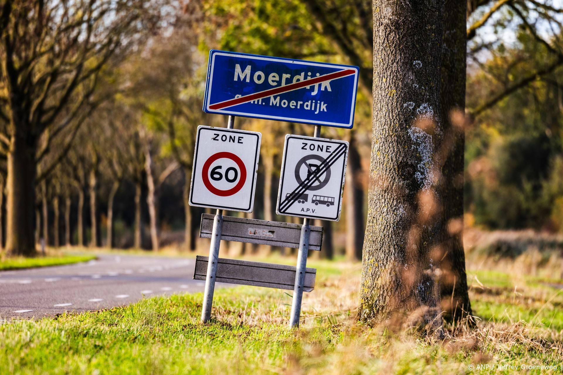 Bewoners Moerdijk emotioneel: 'Niemand wil voor ons vechten'