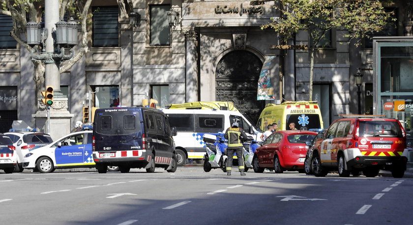 A van crashes into pedestrians in Barcelona