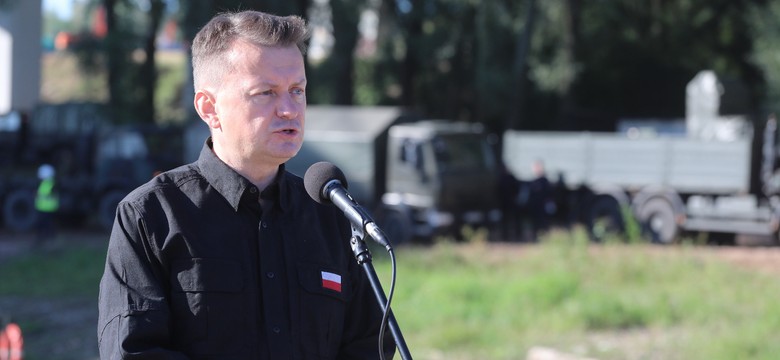 50 tys. zakażonych oznacza stan wyjątkowy w Polsce? Błaszczak skomentował