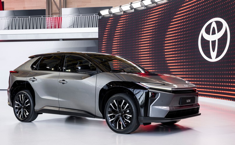 Nowa Toyota bZ4X AWD