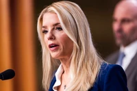 "Tykająca bomba" w Białym Domu. Pam Bondi może poważnie zaszkodzić Trumpowi
