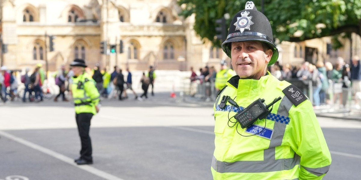 Policjant zdradza, co działo się przed Westminster Hall. Niebywałe, na co gotowi byli żałobnicy.