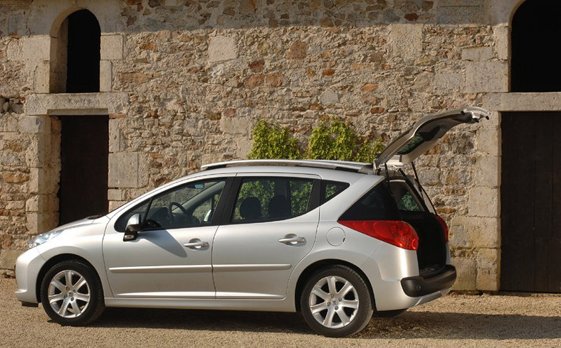 Peugeot 207 SW: małe kombi dopełnia gamę (wymiary, dane techniczne, fotogaleria)
