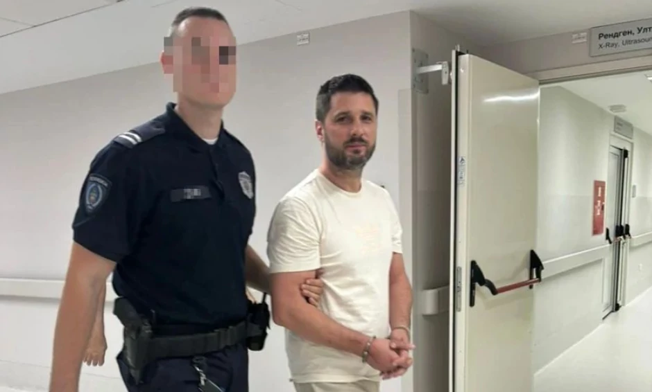 Marko sa lisicama u Urgentnom