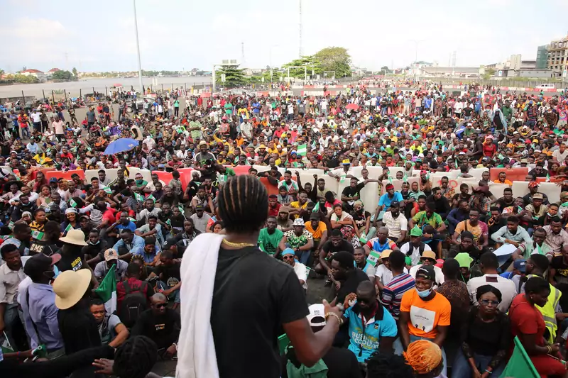 Pokojowe protesty w Lagos zakończyła strzelanina