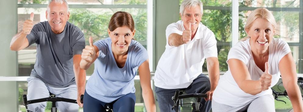 <b>Spinning </b><br/> - w tej dyscyplinie ćwiczymy mięśnie i motywację podczas pracy w grupie. Z założenia spinning to kolarstwo halowe, w grupie uczestników  i w rytm muzyki. Zajęcia mają różne poziomy trudności, więc każdy znajdzie tu coś dla siebie.