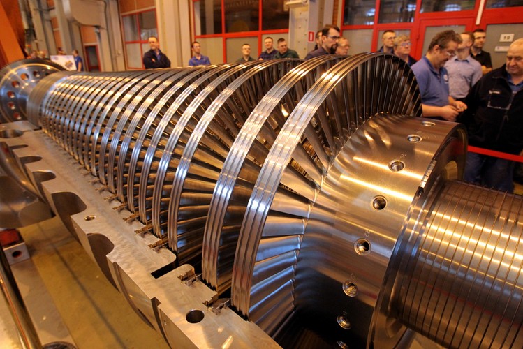 Uroczystość związana z wyjazdem turbiny o mocy 900 MW z Zakładu Turbin GE Power w Elblągu przeznaczonej dla Elektrowni Opole, 9 bm. (zuz) PAP/Tomasz Waszczuk