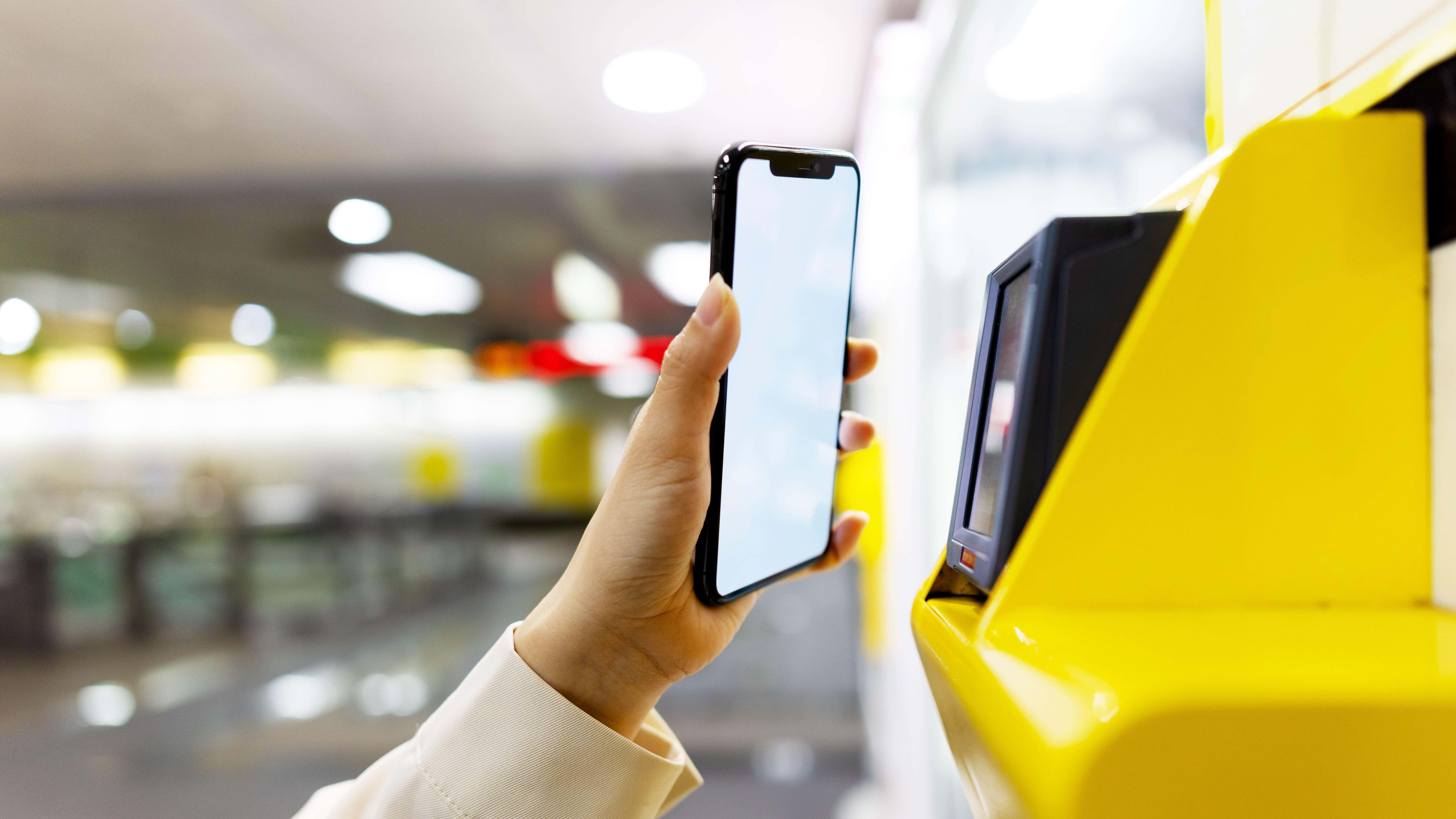 Starmer defends digital ID plans amid 2 million petition