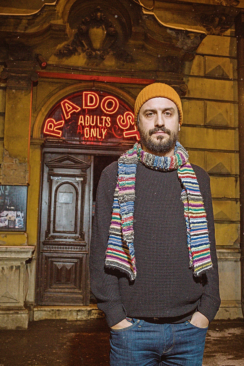 Branislav Trifunović juče nije odgovarao na pozive, ranije je govorio da bi "bilo koji opozicioni političar bio izviždan na protestu". Na Tviteru je rekao da je "tu, na ulici i Srbiji"