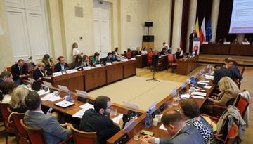 Prohibicja w Warszawie: Trzaskowski się wycofuje, wiceprezydent zrezygnował ze stanowiska