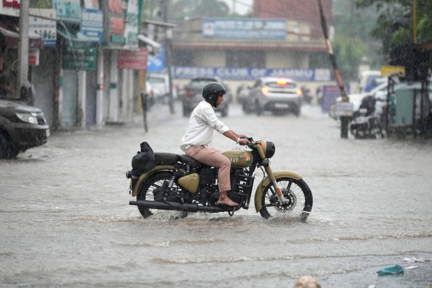Obilne padavine i poplave u Indiji - Džamu