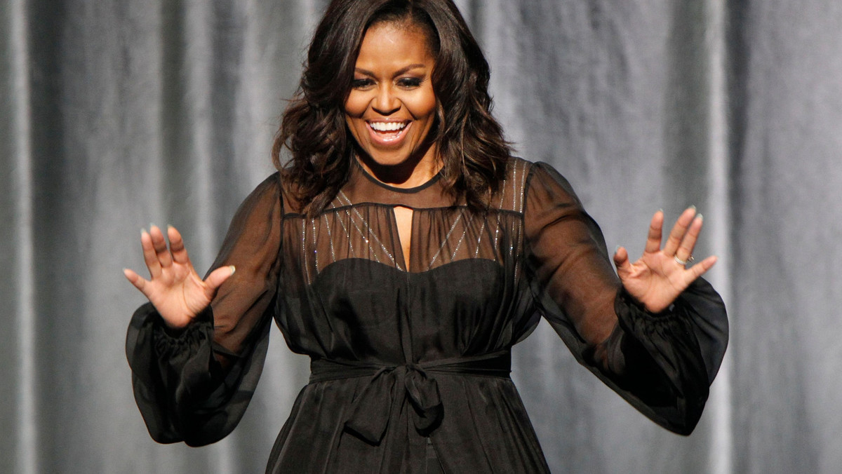 Była pierwsza dama Stanów Zjednoczonych do swojego przebogatego cv może już dopisać kolejny punkt: zdobywczyni nagrody Grammy. Kapituła nagrodziła Michelle Obamę w kategorii Słowo mówione (Best Spoken Word Album) za audiobookową wersję jej bestsellerowej książki "Becoming".