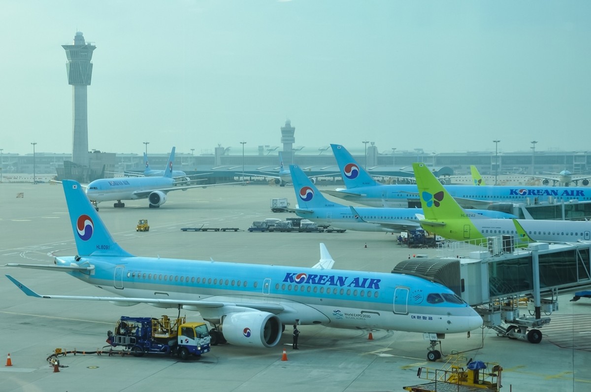 Samoloty linii Korean Air na lotnisku Incheon w Korei Południowej
