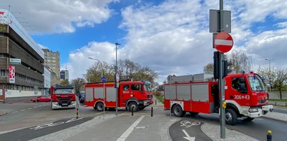 Podejrzana przesyłka w siedzibie PiS. Wielka mobilizacja służb. ZDJĘCIA