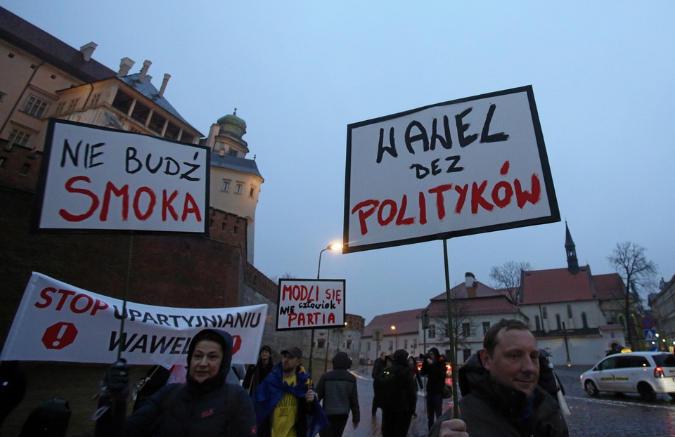 KRAKÓW WAWEL PROTEST (protest na Wawelu)