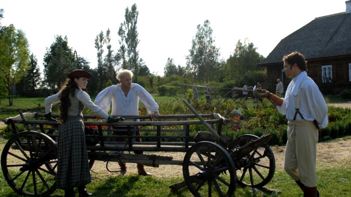 Od jutra w Dworku Laszczyków w Kielcach będzie można obejrzeć wyjątkową wystawę fotograficzną "Filmowy skansen". Ekspozycja przeniesie widzów na plany filmowe wielu znanych produkcji, które powstały w należącym do Muzeum Wsi Kieleckiej Parku Etnograficznym w Tokarni.