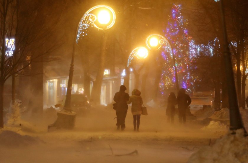  Zerwane dachy, wiele domów bez prądu, jedna osoba ranna