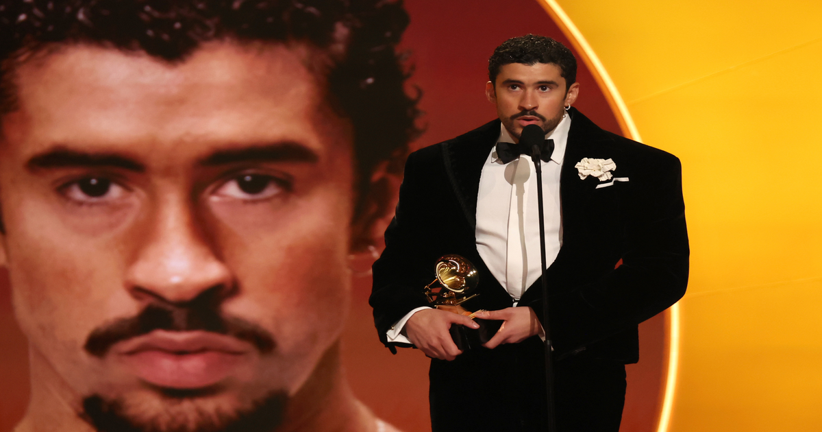 Bad-Bunny-d-die-son-Grammy-historique-ceux-qui-ont-fui-leur-terre-natale-